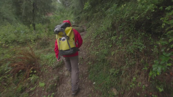 M1雨中登山