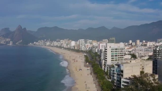 伊帕内马和莱布伦海滩。巴西里约热内卢市。
