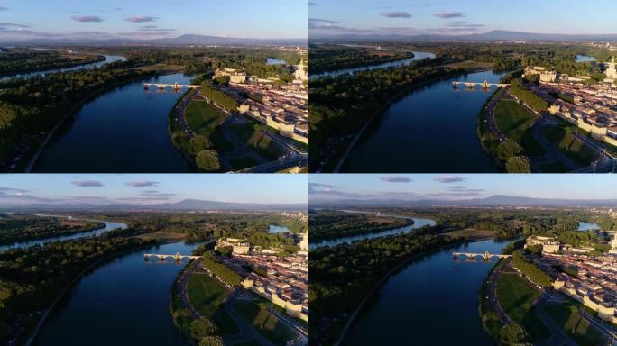 无人机在法国阿维尼翁市上空的鸟瞰图，罗纳河紧挨着城市。