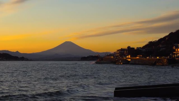 富士山和江之岛黄昏时从稻美·加崎