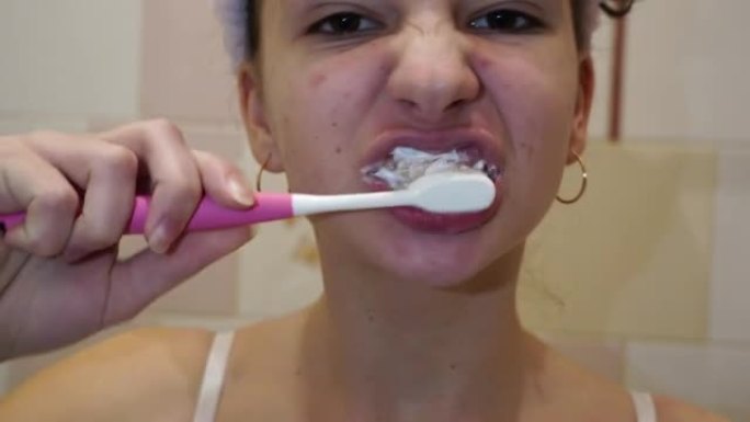 刷牙时牙刷的不正确移动