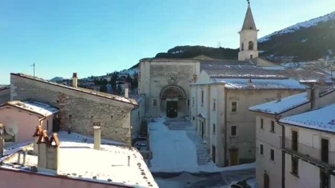 Pescocostanzo，阿布鲁佐一个被雪覆盖的令人愉快的村庄