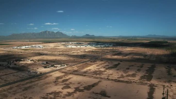 美国亚利桑那州埃洛伊的埃洛伊拘留中心和拉帕尔马惩教中心和萨瓜罗惩教中心的无人机视图