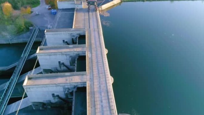 特劳恩河上水力发电厂的天线