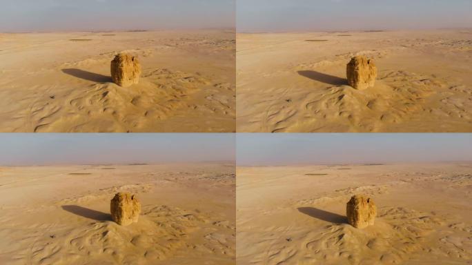 沙特阿拉伯利雅得附近的犹大岩 (魔鬼的拇指) 露头地质地标