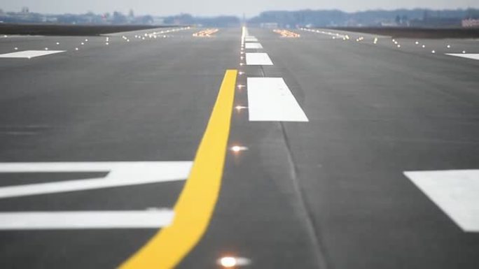 带有新建飞机跑道的视频剪辑