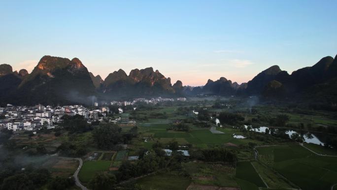 桂林阳朔遇龙河蓝天白云航拍