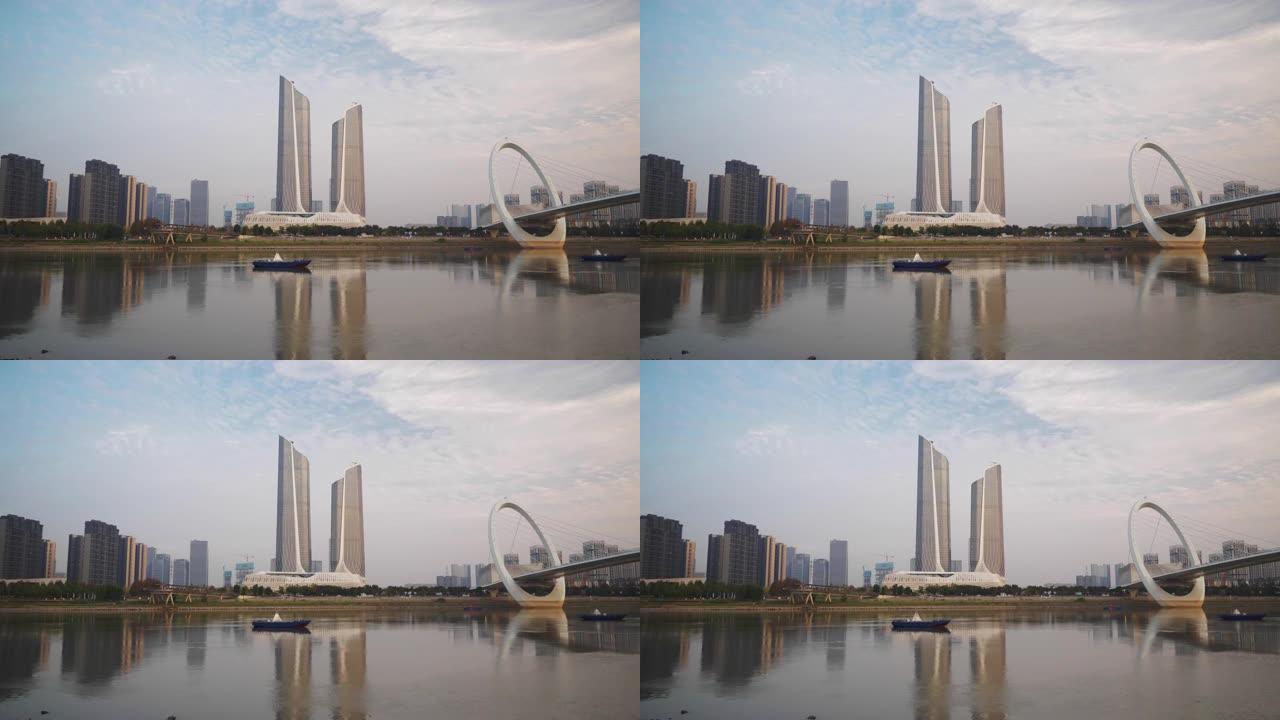 日落时间南京市著名国际青年文化中心人行天桥慢动作全景4k中国