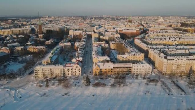 赫尔辛基市的鸟瞰图。无人机飞越赫尔辛基城市和建筑物。