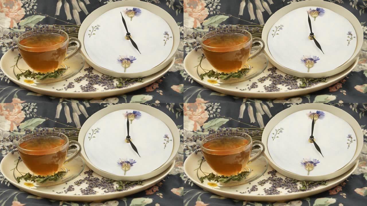 一杯凉茶和时钟，5点茶的传统