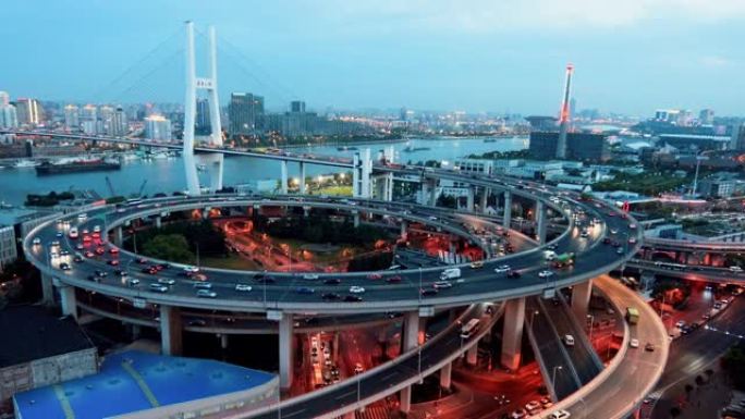 中国上海的公路和桥梁