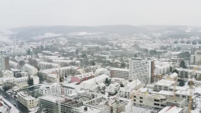 哥廷根在冬季2021年的一场大雪中
