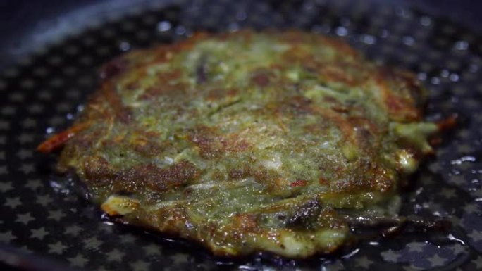 韩国美食modeum jeon，各种煎饼。韩国的传统节日食品，尤其是在Chuseok和Seollal
