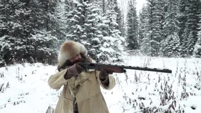 穿着传统服装的猎人在白雪皑皑的冬季森林中开枪
