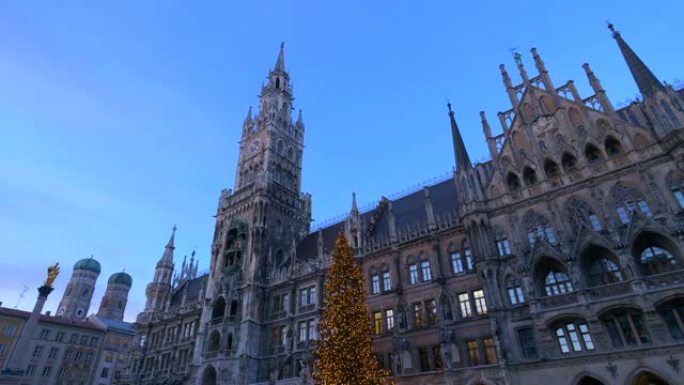 71 / 5000 Übersetzungsergebnisse市政厅在圣诞节期间，德国巴伐利亚慕尼
