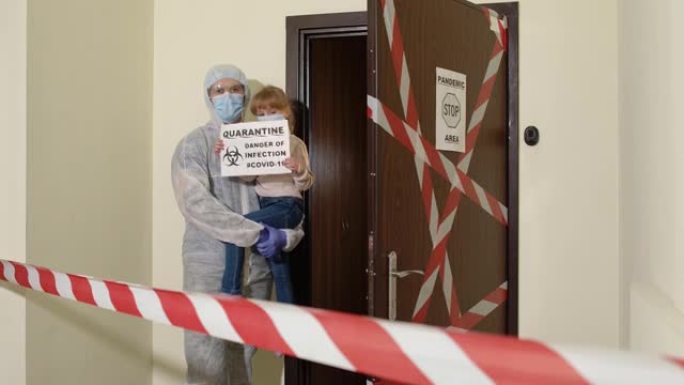 生病的年轻父亲家庭和孩子的女儿在冠状病毒检疫封锁期间呆在家里