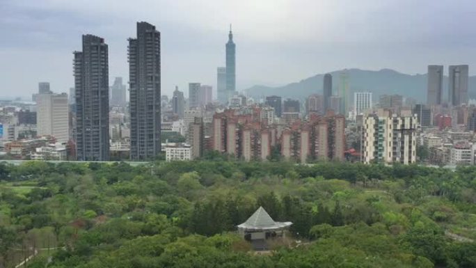 白天时间台北市公园现代公寓楼中区景观空中全景4k台湾