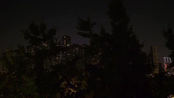 夜间照明南京市现代公寓综合体步行全景4k中国