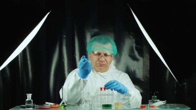 化验室的技术人员对药物和兴奋剂进行尿检。运动医学