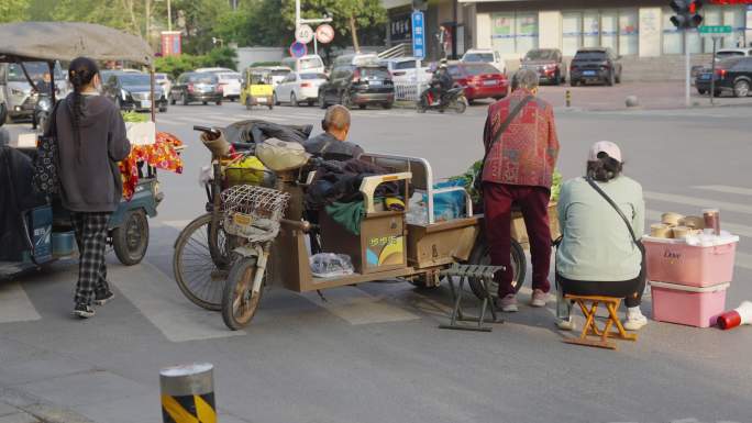 街边路边买菜卖菜占道经营市集地摊经济