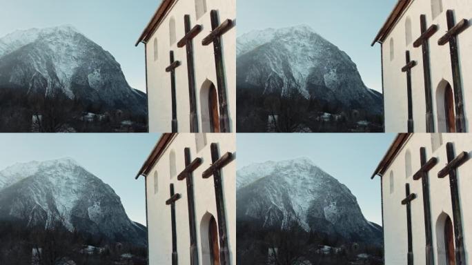 奥地利阿尔卑斯山普格小教堂旁的格林美景