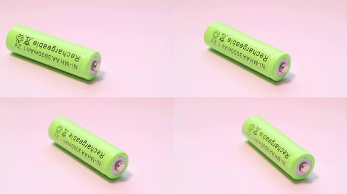 绿色充电电池特写。全高清视频。