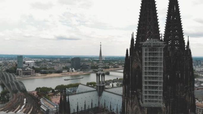 4k航拍画面从科隆大教堂飞出，揭示了德国科隆的风景。