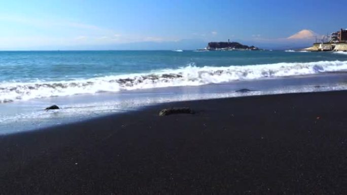 富士山和江之岛的海滩