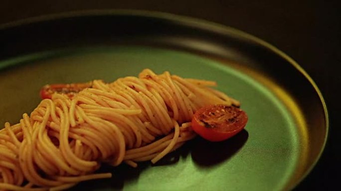 电镀意大利面条美食