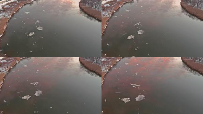 小冰流在河上的早春破裂