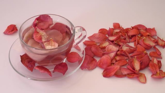 花茶和玫瑰花瓣