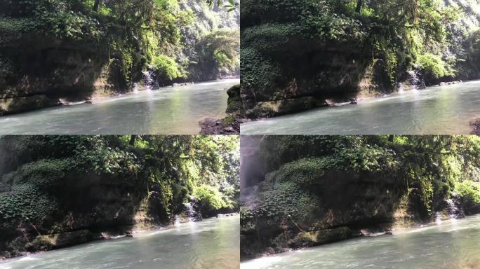 印度尼西亚美丽的瀑布和河流
