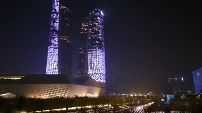 夜间照明南京市著名国际青年文化中心前商城广场全景4k中国