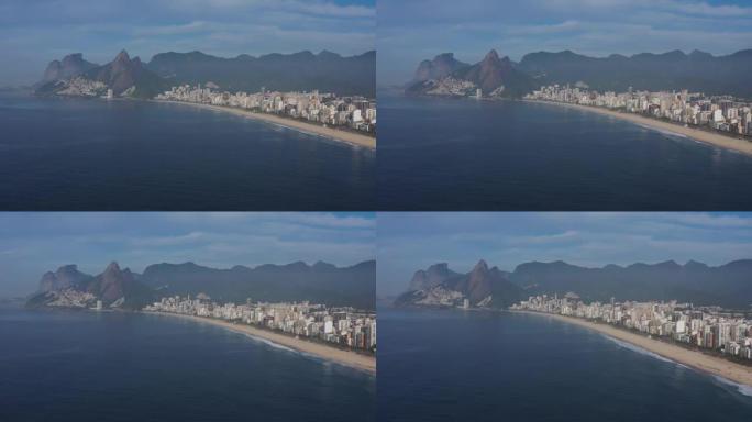 伊帕内马和莱布伦海滩。巴西里约热内卢市。