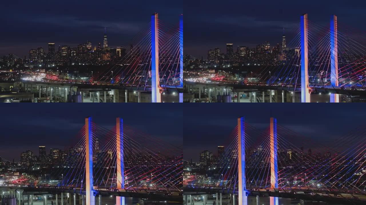 傍晚的交通正在变色的Kosciuszko桥上，背景是曼哈顿和布鲁克林的遥远景色。具有宽平移摄像机运动
