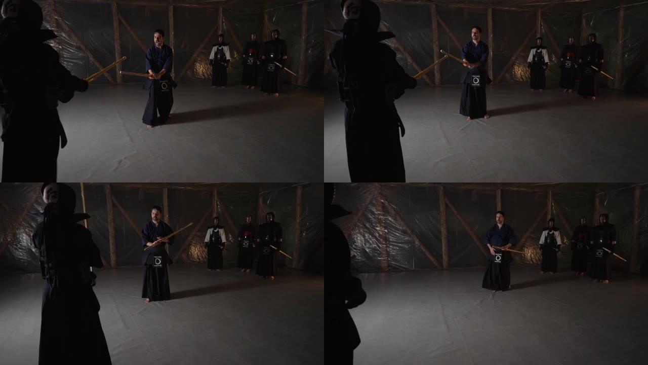 武术老师，在剑道训练中与学生决斗