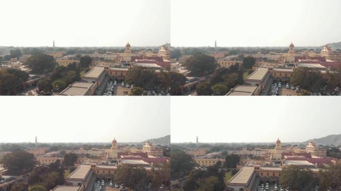 印度拉贾斯坦邦，斋浦尔的城市建筑和城市景观被薄雾笼罩