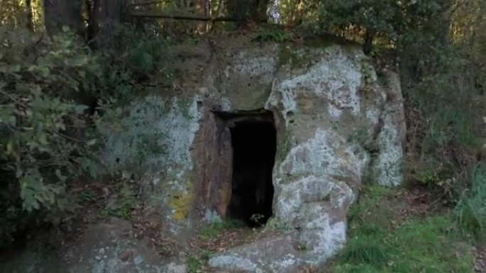 意大利中部的伊特鲁里亚古墓