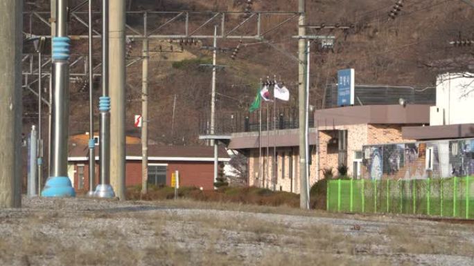 韩国永州丰吉镇——2020年12月:回邦沙是庆尚北的一个火车站。现在它关闭了。火车站的交通标志和电气