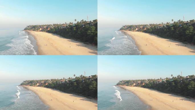 印度喀拉拉邦马拉巴尔海岸的阿拉伯海沐浴着Varkala海岸线