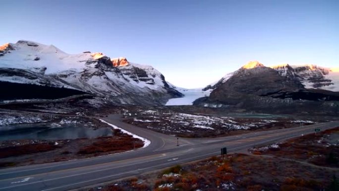 加拿大贾斯珀国家公园哥伦比亚冰原公园路的阿萨巴斯卡冰川