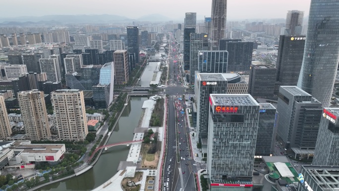 宁波城市 东部新城 街道 车流