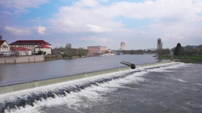 德国哈默尔恩威悉河流水的美丽照片