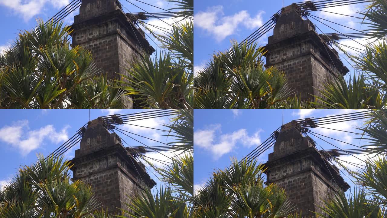 圣罗斯留尼汪岛上的吊桥suspendu桥的一根柱子的顶部