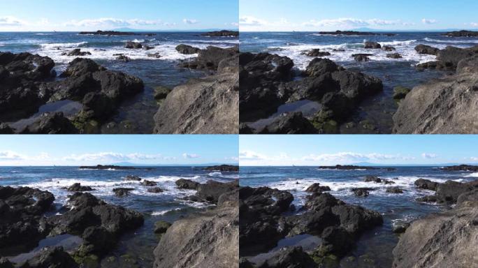 日本神奈川县Jogashima岛的海浪撞击岩石