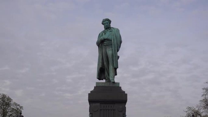 俄罗斯诗人普希金广场上的普希金纪念碑。俄罗斯莫斯科