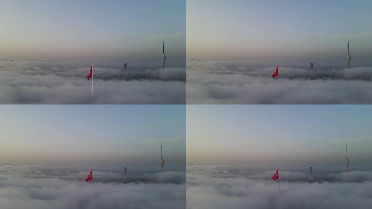 雾坎利卡山上的土耳其国旗Uskudar