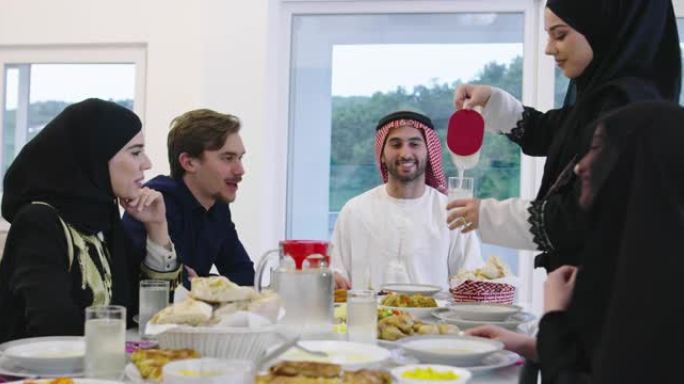 穆斯林家庭有斋月盛宴
