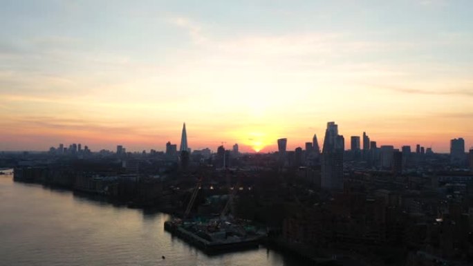 长时间曝光，照亮了伦敦的城市景观