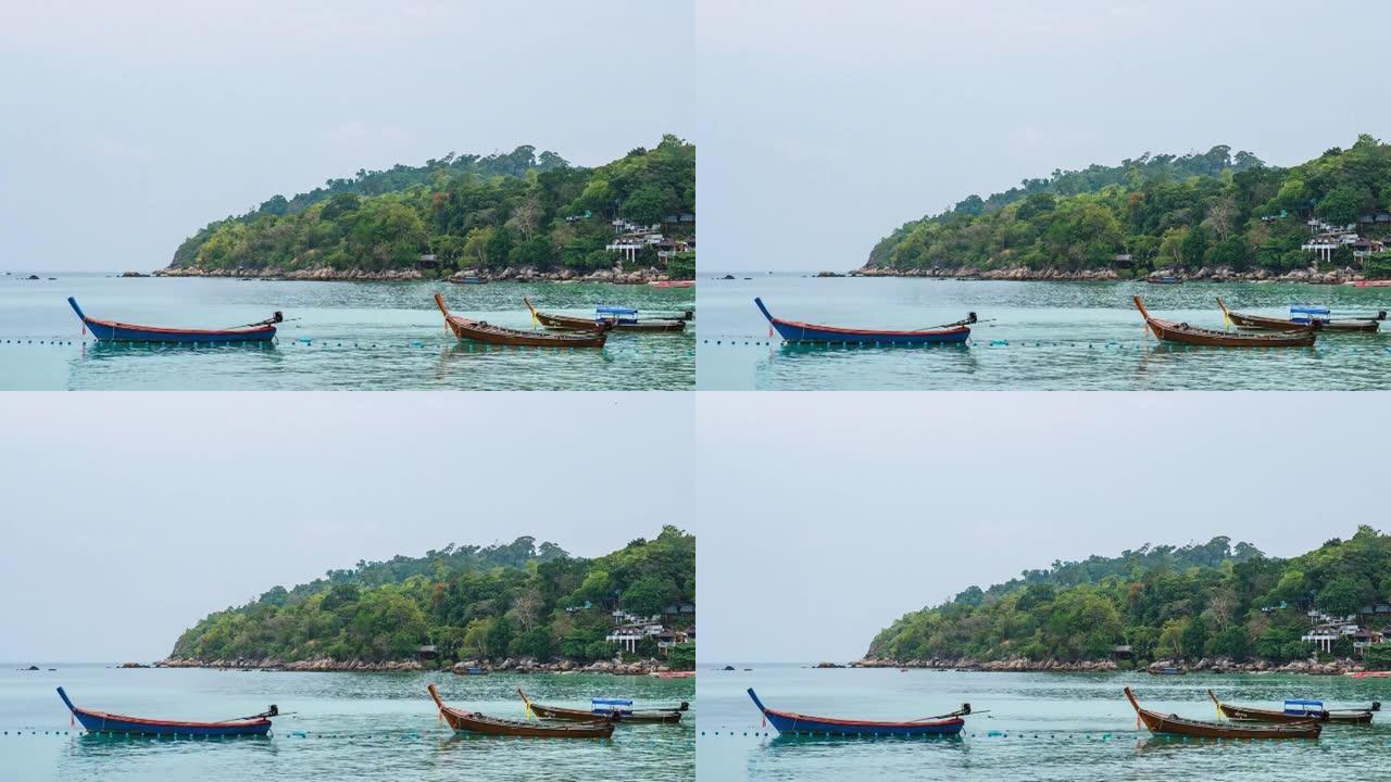 泰国萨顿利普岛芭堤雅海滩长船和蓝水的延时拍摄